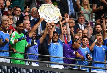 Fue en la Premier League dónde David Silva adquirió la talla de estrella mundial y alcanzó la categoría de leyenda, llegando a convertirse en un jugador adorado por la afición ‘citizen’ y alcanzando la capitanía en su última temporada.