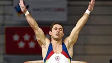 <b>RELAJADO. </b>Así acabó Isaac Botella el salto que le daba el bronce.