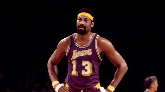 How much did Wilt Chamberlain's 1972 NBA Finals Game 5 Lakers Jersey sell  for? - AS USA