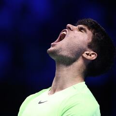 Alcaraz rescata su esencia para verse con Djokovic en semifinales