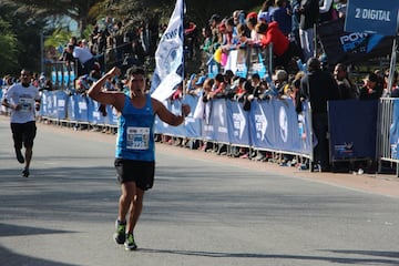 Monterrey vivió una fiesta importante con el Maratón Powerade, donde decenas de corredores desafiaron al frío para cumplir esta meta.