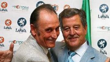 <b>PASADO Y PRESENTE.</b> Lopera sigue presente en el Betis.