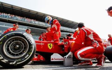 Ferrari confirmó que el español dejará la escudería italiana a fin de temporada.