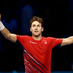 Ruud usa su experiencia ante el debutante Auger-Aliassime