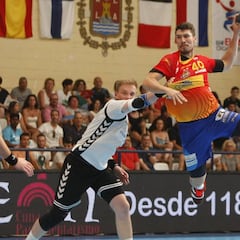 Los Hispanos cumplen con
nota el trámite ante Finlandia