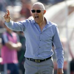 Azul Azul evaluará a Alfredo Arias tras el partido con Iquique