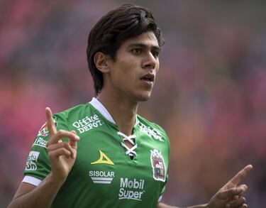 “Que no tiene, madre, que Pumas no tenga un centro delantero”