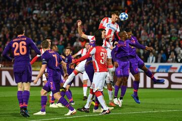 Nadie esperaba lo que pasaría en Serbia. El Estrella Roja se impuso al Liverpool, lo que complicaba, y mucho, la clasificación del conjunto red para los octavos de final, ya que siendo tercero, tendría que visitar al PSG en su estadio y recibir al Nápoles en la última jornada en Anfield.8 NA MA22 2COL