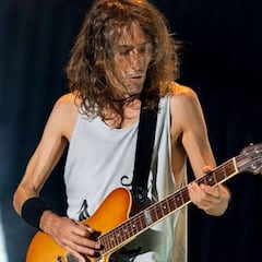 Muere Robe Iniesta, última hora en directo: todas las reacciones a la muerte del líder y cantante de Extremoduro