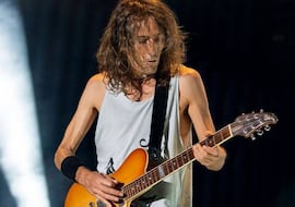 Muere Robe Iniesta, última hora en directo: todas las reacciones a la muerte del líder y cantante de Extremoduro