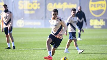 Gonzalo Escalante en el entrenamiento de ayer jueves en la Ciudad Deportiva. Foto: Cádiz CF.
