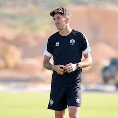 Pablo Hernández, ¿seguir o no seguir? “Estoy a disposición del club”