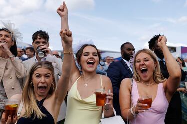 Ambiente durante  el primer día del Festival del Derby de Epsom en Surrey. Es una carrera de galope plano de 2423 metros de distancia y su primera edición fue en 1780.