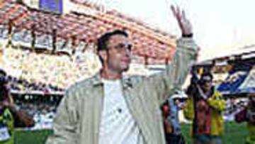 Sergio ha sido presentado en el estadio de Riazor como nuevo jugador deportivista.