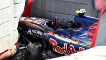 Así quedo el Toro Rosso de Sainz tras su accidente en Rusia 2015.