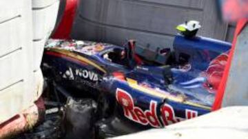 Así quedo el Toro Rosso de Sainz tras su accidente en Rusia 2015.