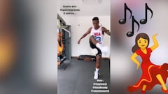 Vinicius' skills destroy toilet roll ...and then he nominates