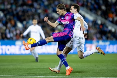 Sergio Gonzlez ya no es infinito en su carrera hacia la leyenda del Legans
