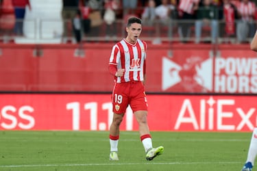 Para jugador diferencial en Segunda, Arribas. El centrocampista del Almería sumó su primer hat-trick de la temporada, para doblegar al Granada. El máximo goleador de Segunda debe jugar en Primera con urgencia.