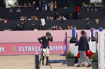 Caída de Cayetano Martínez durante el Madrid Horse Week 2021.