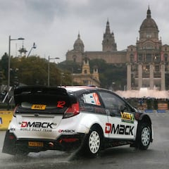 Ott Tanak, primer líder del rally bajo el diluvio de Barcelona