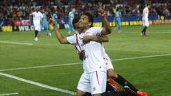 Bacca entra en la historia goleadora del Sevilla