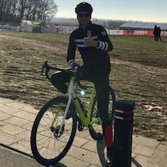 Una ciclista sufre un corte en la rodilla por un freno de disco