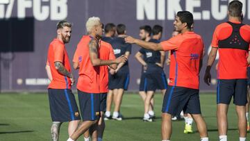 Messi Neymar y Su&aacute;rez durante el entrenamiento del Bar&ccedil;a. 
 