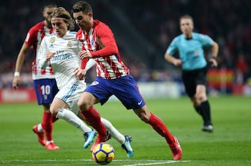 Lateral izquierdo con mucha marca y físico. Actualmente es el titular de esa posición con los colchoneros tras la lesión de Filipe Luis. 