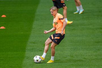 Mudryk, durante un entrenamiento con el Shakhtar.