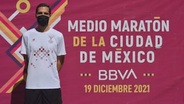 Presentan medalla, playera y ruta del Medio Marat&oacute;n CDMX 2021