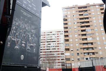 Fincas donde antes de la última remodelación se veía todo el terreno de juego desde su terraza. 