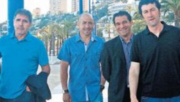 Más que una cita ofi cial fue una reunión entre amigos. AS reunió a los cinco entrenadores de los equipos de la Comunidad Valenciana para analizar el fi nal de temporada en la categoría de plata en el restaurante Ulía de Benidorm. Sin embargo, la charla derivó hacia otros temas: Champions, ley concursal, estado físico de los jugadores, amigos comunes en otros equipos... La tarde dejó paso a la noche mientras Juan Carlos Mandiá, Luis García, Paco Herrera, Claudio Barragán y José Carlos Granero seguían profundizando sobre el estado actual de sus equipos, Hércules, Levante, Castellón, Elche y Alicante; y muchos temas más aunque siempre con un tema de fondo común: el fútbol.