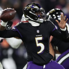 Controversial roughing the passer call sparks debate after Lamar Jackson injury