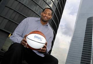 La NBA lleva a Robert Horry a Málaga y Granada