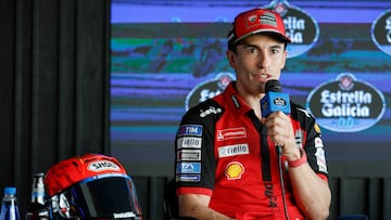 El piloto español y nueve veces campeón de motociclismo Marc Márquez habla durante una rueda de prensa este lunes, en São Paulo (Brasil).