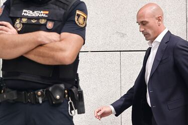 ?Qui¨¦n es Nene, el amigo de Rubiales y propietario de Dismatec, la empresa relacionada con Gruconsa?