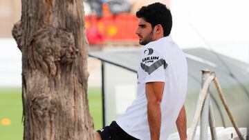 D¨ªas extra para Carlos Soler y Guedes...Y nadie m¨¢s