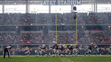 Mientras el QB de Cowboys aprovecha al mejor cuerpo de receptores con el que ha trabajado, el veterano de Patriots no la pasa bien luego del retiro de Gronkowski.