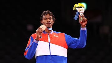 El taekwondo&iacute;n, Rafael Alba, consigui&oacute; la medalla de bronce en la prueba de +80kg masculino, para darle a Cuba su primera presea dentro de los Juegos Ol&iacute;mpicos de Tokio 2020.