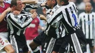 Fuerte sanción a Bowyer por pelearse con un compañero