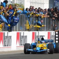Diez años de los primeros 'pajaritos' de Fernando Alonso