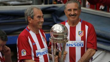 Rat&oacute;n Ayala junto con Adelardo en el acto de despedida del Vicente Calder&oacute;n.