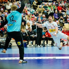 El danés Nielsen hace un roto a los atacantes españoles