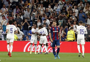 1-0. Ferland Mendy celebra el primer gol.