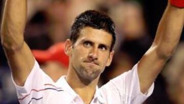 El serbio Novak Djokovic of Serbia celebra su victoria en la semifinal ante su compatriota Janko Tipsarevic.