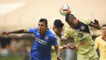 El defensor del Cruz Azul salió a dar la cara después del entrenamiento de la Máquina previo al duelo de vuelta frente al América.