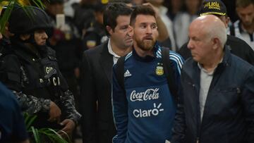 2.000 agentes velar&aacute;n por la seguridad en Quito. Messi estuvo escoltado a su llegada.