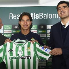 Diego Lainez: "Me defino como un jugador desequilibrante"