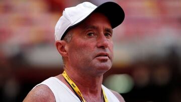 El sancionado Salazar ten赤a contacto con Lance Armstrong